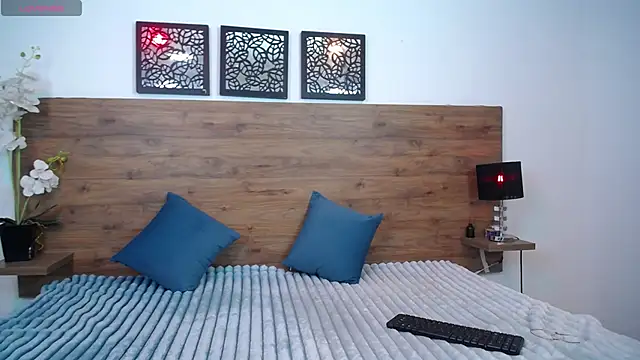 AlexandraCambell online show from March 18, 2026, 9:29 pm