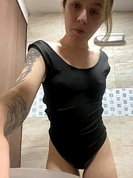 karla-thomsom10 online show from September 26, 2025, 11:09 pm