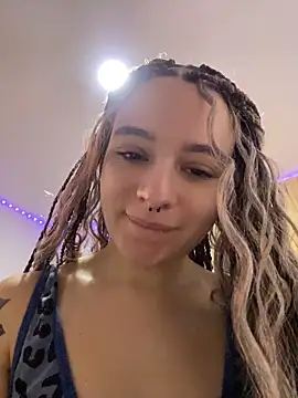 karla-thomsom10 online show from April 15, 2026, 6:37 pm