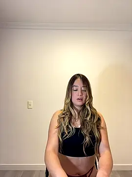 Zara Ross online show from November 18, 2025, 3:01 am