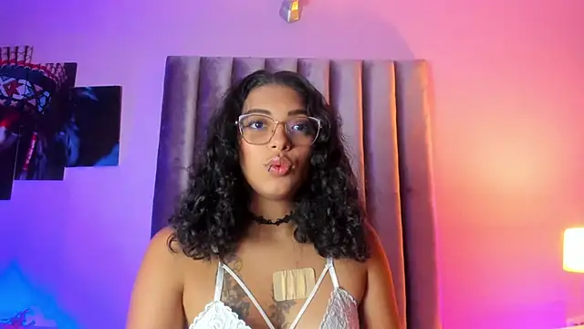 Sabrina Cook online show from September 20, 2025, 1:01 pm
