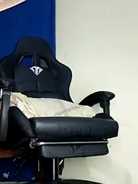 Snapshot of Bosssweet22cm chatting on December 4, 2025, 2:04 pm Bosssweet22cm online show from December 4, 2025, 2:04 pm