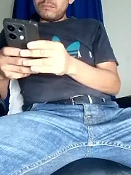 Snapshot of Bosssweet22cm chatting on January 14, 2026, 11:16 am Bosssweet22cm online show from January 14, 2026, 11:16 am