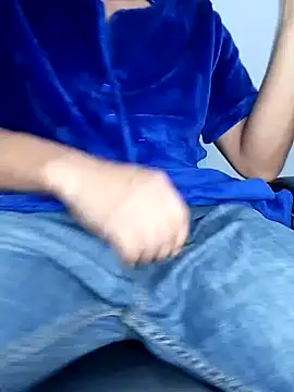 Snapshot of Bosssweet22cm chatting on February 3, 2026, 4:32 am Bosssweet22cm online show from February 3, 2026, 4:32 am