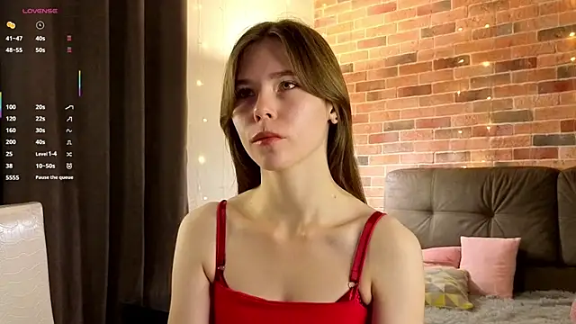 EmiliDen online show from October 9, 2025, 5:11 pm