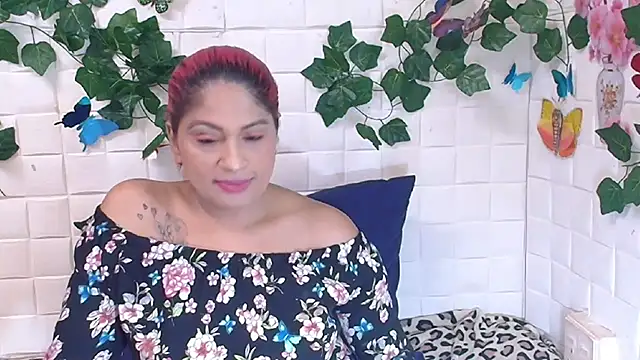 Snapshot of IndianStunner69 chatting on October 11, 2025, 5:50 am IndianStunner69 online show from October 11, 2025, 5:50 am