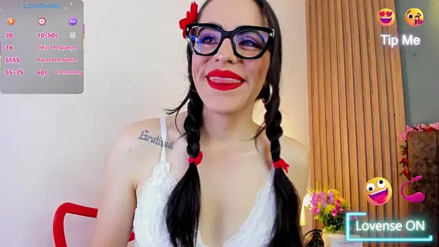 IsisNoir online show from May 28, 2026, 12:57 pm