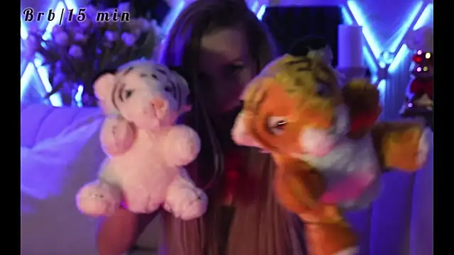 Alvuwkaa online show from April 20, 2026, 7:33 am