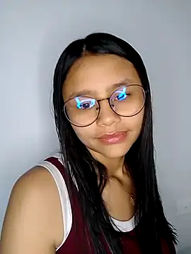 Snapshot of SofieLove_01 chatting on February 8, 2026, 8:18 am SofieLove 01 online show from February 8, 2026, 8:18 am