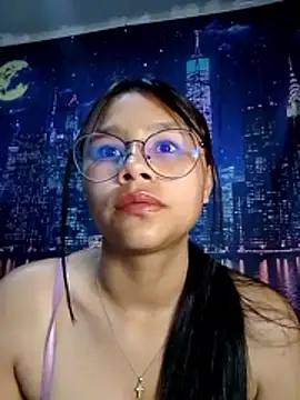 Snapshot of SofieLove_01 chatting on March 2, 2026, 4:58 am SofieLove 01 online show from March 2, 2026, 4:58 am