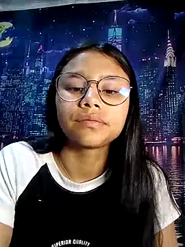 Snapshot of SofieLove_01 chatting on March 4, 2026, 5:13 am SofieLove 01 online show from March 4, 2026, 5:13 am