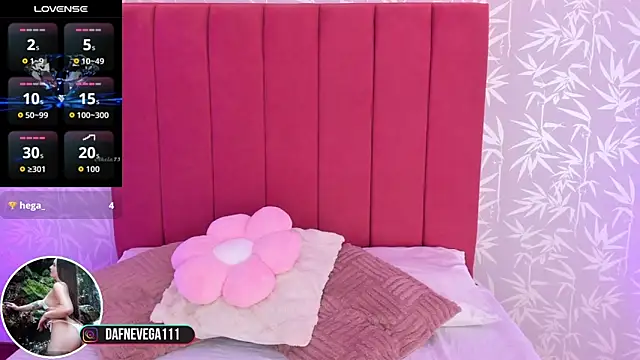 DafneVega online show from September 17, 2025, 3:57 pm