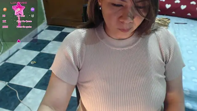 hiilarybrown online show from March 15, 2026, 1:33 am