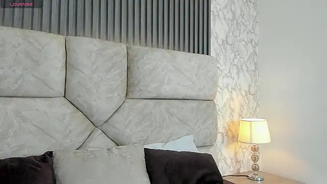 Snapshot of leilapons chatting on October 19, 2025, 5:57 pm leilapons online show from October 19, 2025, 5:57 pm