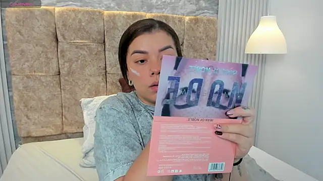 Snapshot of leilapons chatting on November 8, 2025, 5:34 pm leilapons online show from November 8, 2025, 5:34 pm