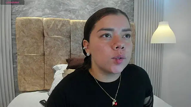 Snapshot of leilapons chatting on November 21, 2025, 5:00 pm leilapons online show from November 21, 2025, 5:00 pm