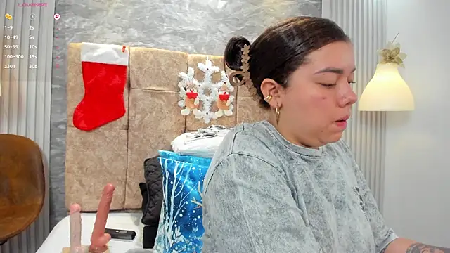 Snapshot of leilapons chatting on December 4, 2025, 4:59 pm leilapons online show from December 4, 2025, 4:59 pm