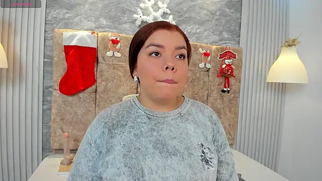 Snapshot of leilapons chatting on December 19, 2025, 4:58 pm leilapons online show from December 19, 2025, 4:58 pm