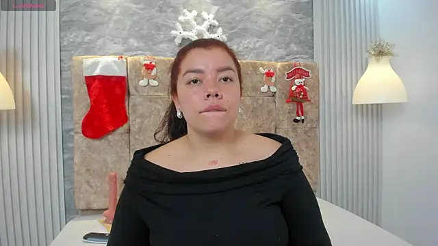 Snapshot of leilapons chatting on December 21, 2025, 3:52 pm leilapons online show from December 21, 2025, 3:52 pm