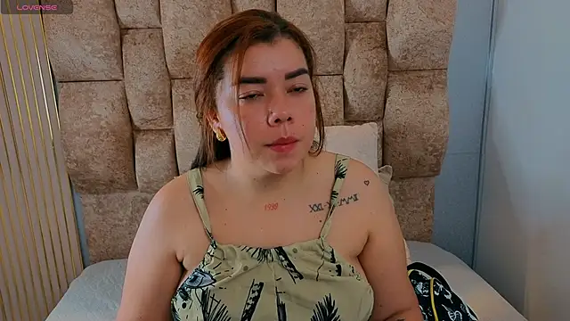 Snapshot of leilapons chatting on February 19, 2026, 3:52 pm leilapons online show from February 19, 2026, 3:52 pm