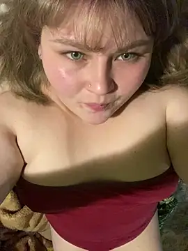 Snapshot of BeckiXrose chatting on November 17, 2025, 8:03 pm BeckiXrose online show from November 17, 2025, 8:03 pm