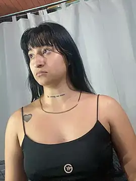 EVAH LEE  online show from February 6, 2026, 5:01 am