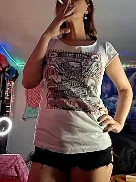 PeachyAriel online show from March 7, 2026, 5:04 am