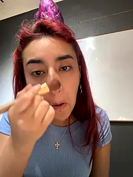 Snapshot of JuliethaDemon_ chatting on October 23, 2025, 1:10 pm JuliethaDemon online show from October 23, 2025, 1:10 pm