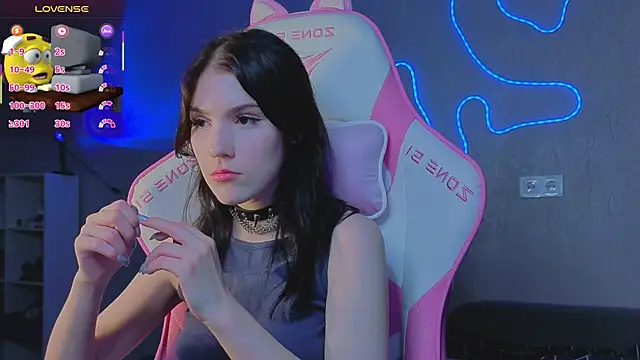 Sophie SkyAngel online show from December 17, 2025, 4:40 am