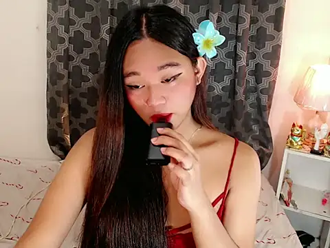 Malia cummer online show from May 25, 2026, 12:33 pm
