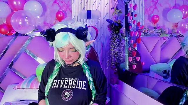 Snapshot of Akane_Hikari_ chatting on February 13, 2026, 4:52 am Akane Hikari online show from February 13, 2026, 4:52 am