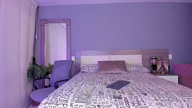 Alaiaguerra online show from October 23, 2025, 7:34 pm