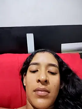 Snapshot of Amber-Sweett chatting on November 1, 2025, 2:13 am Amber-Sweett online show from November 1, 2025, 2:13 am