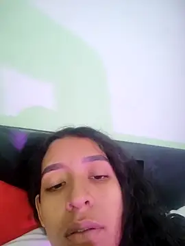 Snapshot of Amber-Sweett chatting on November 13, 2025, 9:25 pm Amber-Sweett online show from November 13, 2025, 9:25 pm