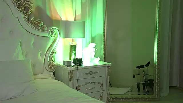 Snapshot of MeganStrain chatting on February 7, 2026, 3:21 am MeganStrain online show from February 7, 2026, 3:21 am