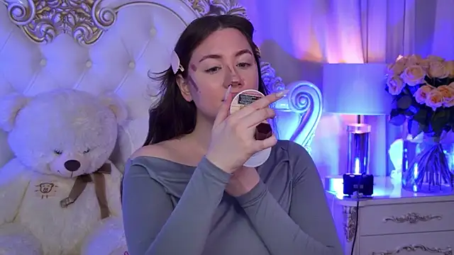 Snapshot of MeganStrain chatting on February 18, 2026, 3:13 am MeganStrain online show from February 18, 2026, 3:13 am