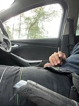 your bi slave online show from September 9, 2025, 1:32 pm