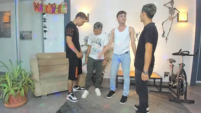 Bisexlifehot   online show from October 20, 2025, 11:05 pm