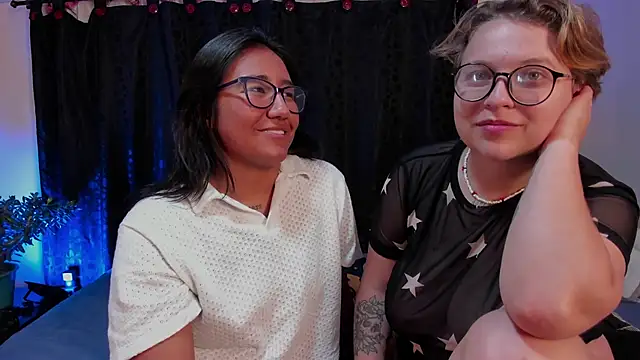 Snapshot of CrazyCakes_ chatting on October 3, 2025, 5:37 am CrazyCakes  online show from October 3, 2025, 5:37 am