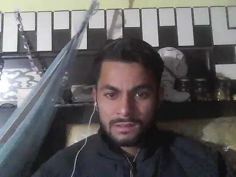 ursdreamperson online show from November 11, 2025, 3:28 am