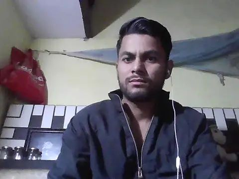 ursdreamperson online show from December 3, 2025, 5:26 am