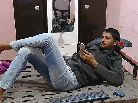 krishjaat43 online show from February 4, 2026, 7:31 pm