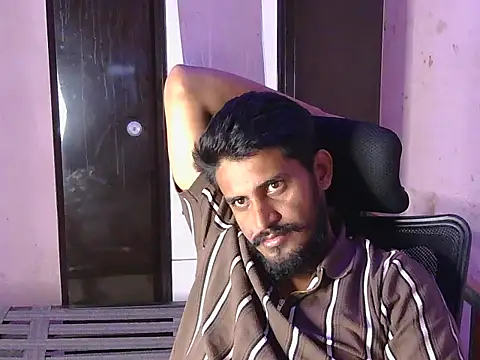 krishjaat43 online show from April 13, 2026, 4:12 pm