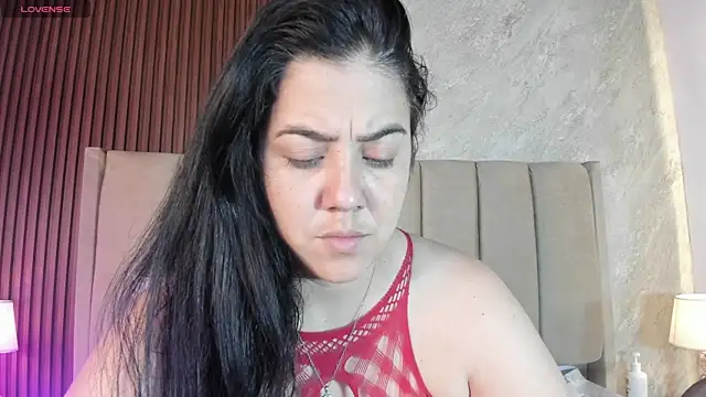  Cris Spicy  online show from May 8, 2026, 4:12 pm