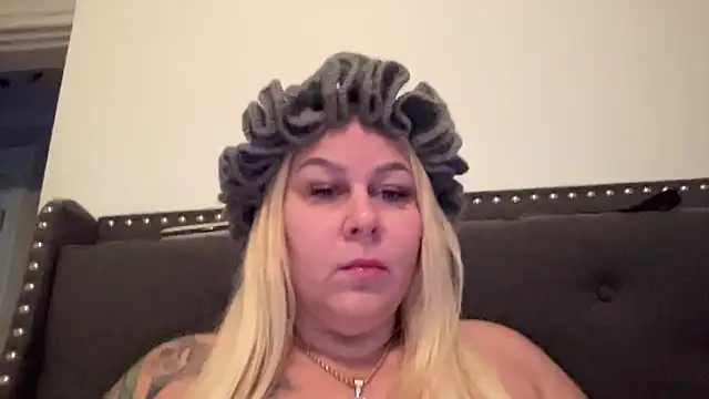 number1slut online show from November 27, 2025, 4:20 pm