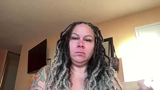 Snapshot of number1slut chatting on April 23, 2026, 11:42 am number1slut online show from April 23, 2026, 11:42 am