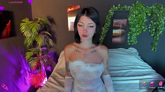 Evelyn Russoo online show from October 18, 2025, 1:56 pm