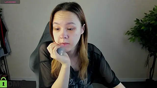 Snapshot of Lori_Blossom chatting on February 3, 2026, 6:11 am Lori Blossom online show from February 3, 2026, 6:11 am