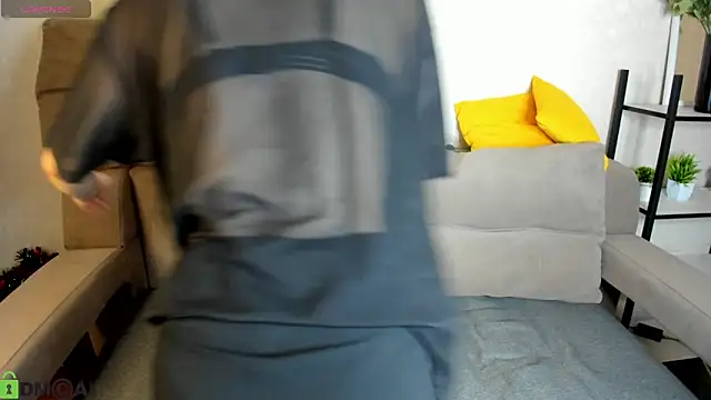 Snapshot of Lori_Blossom chatting on February 5, 2026, 6:18 am Lori Blossom online show from February 5, 2026, 6:18 am