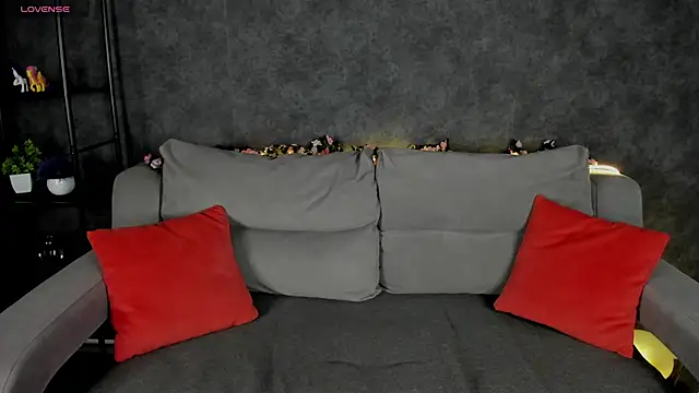 Snapshot of Lori_Blossom chatting on February 18, 2026, 1:12 am Lori Blossom online show from February 18, 2026, 1:12 am